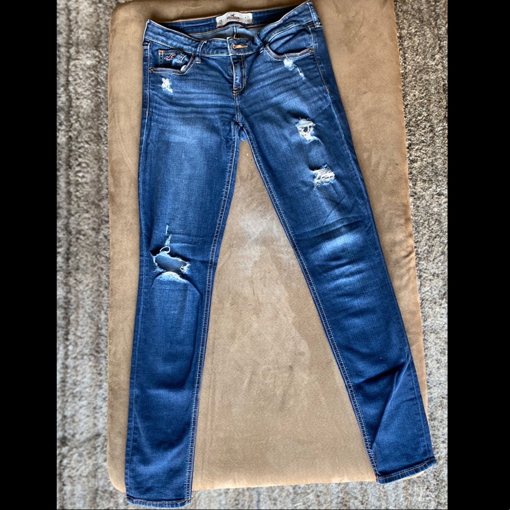 Distressed Hollister Skinny Jeans - 7R